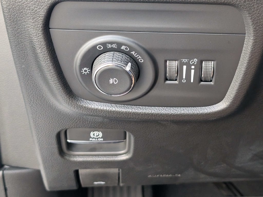 2027 Jeep Grand Cherokee GRAND CHEROKEE LIMITED RESERVE 4X4