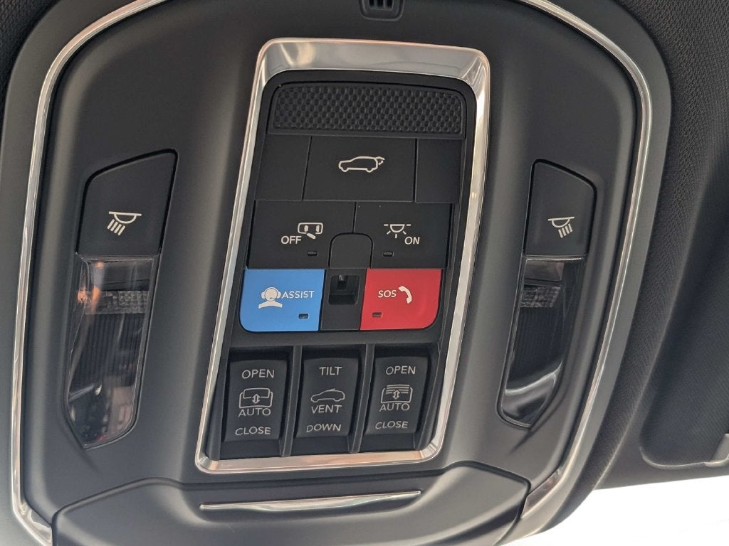2027 Jeep Grand Cherokee GRAND CHEROKEE LIMITED RESERVE 4X4