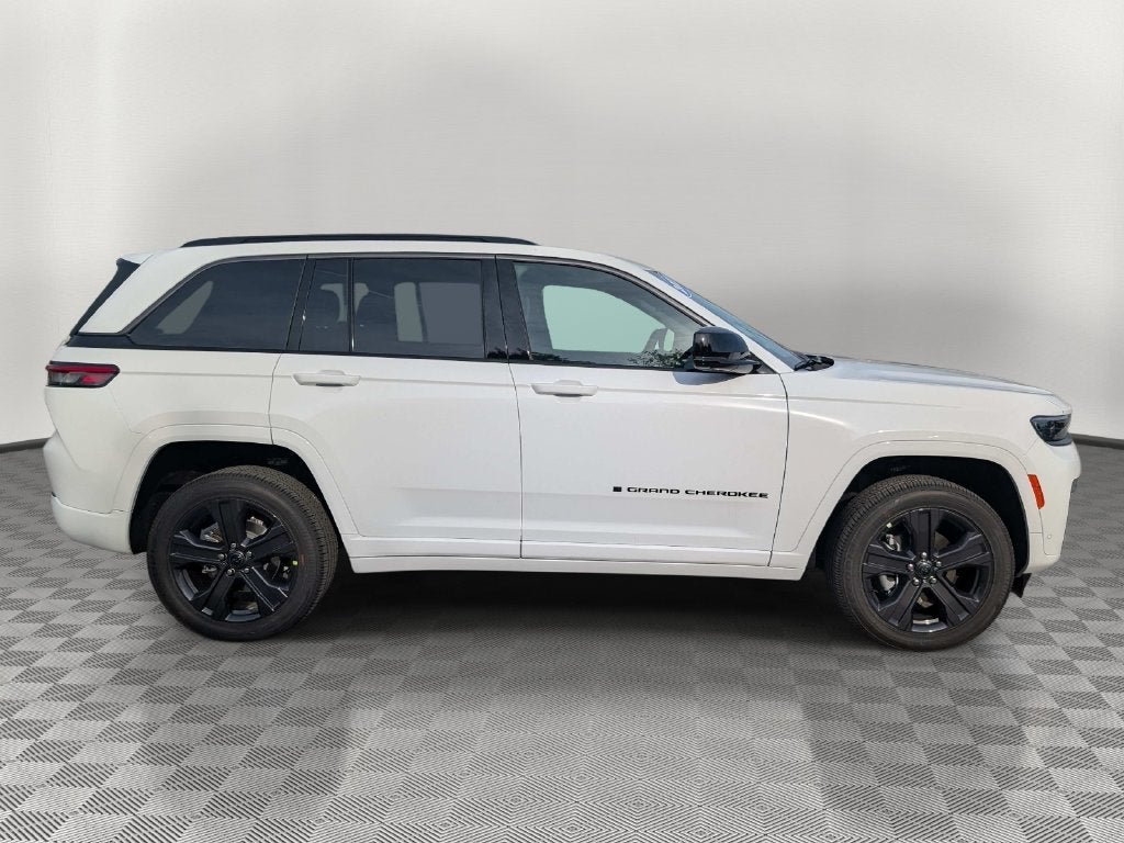 2027 Jeep Grand Cherokee GRAND CHEROKEE LIMITED RESERVE 4X4