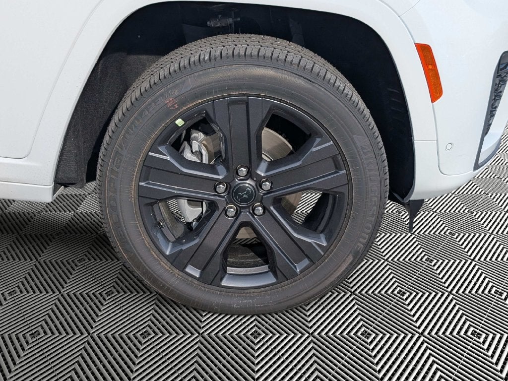 2027 Jeep Grand Cherokee GRAND CHEROKEE LIMITED RESERVE 4X4
