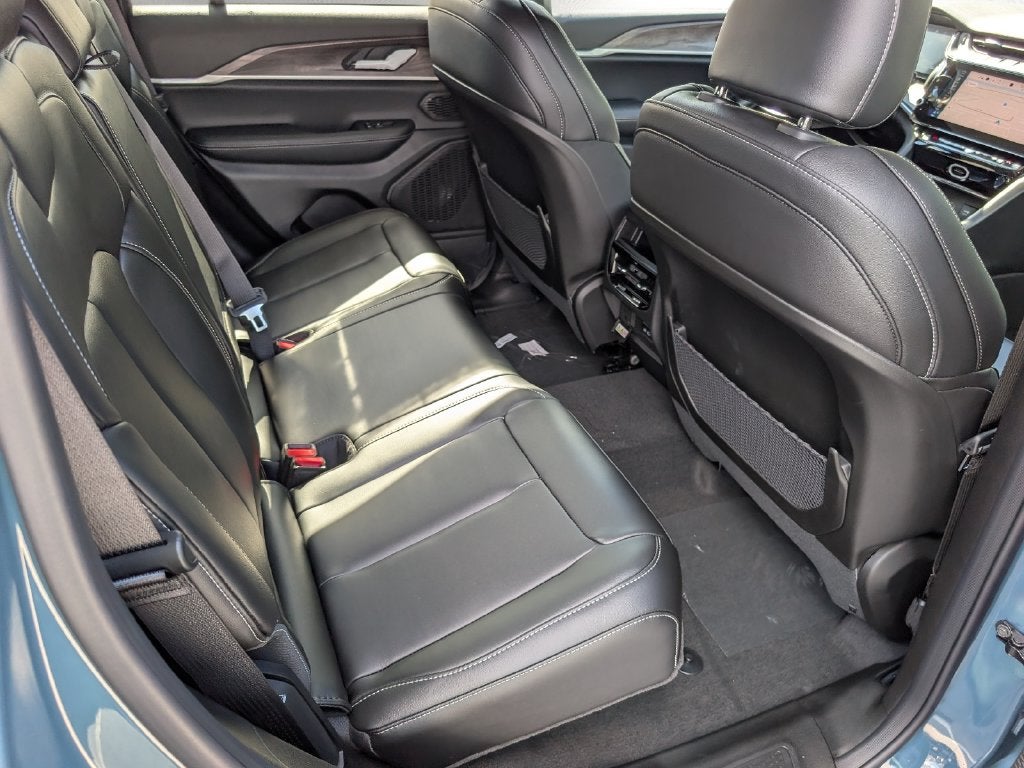 2027 Jeep Grand Cherokee GRAND CHEROKEE LIMITED 4X4