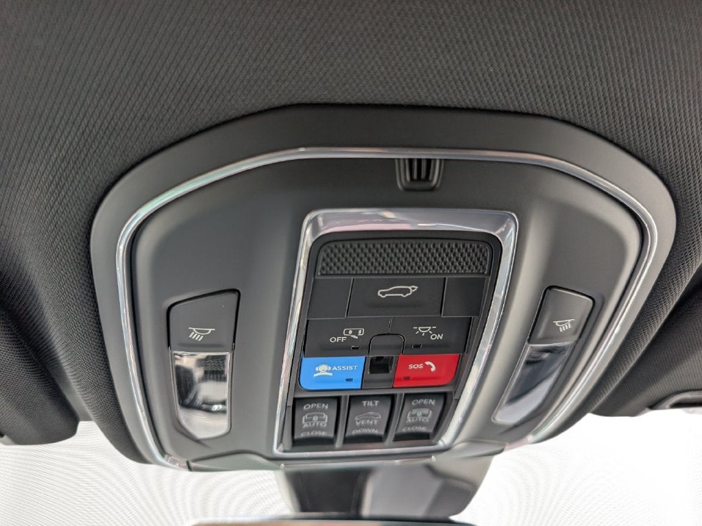 2027 Jeep Grand Cherokee GRAND CHEROKEE LIMITED 4X4