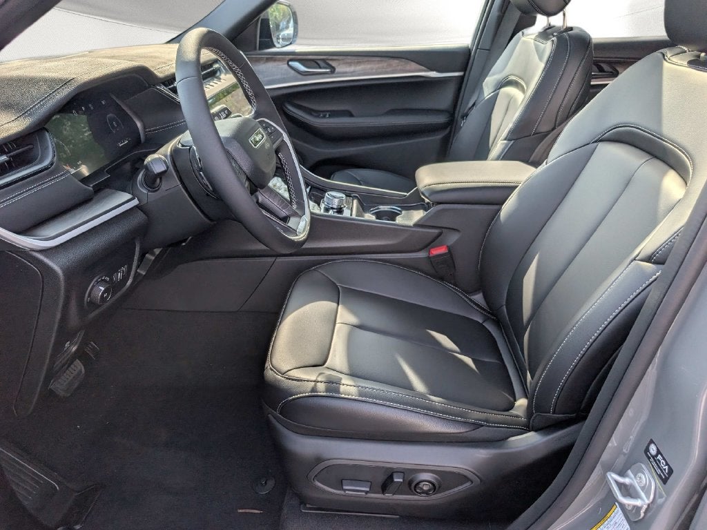 2027 Jeep Grand Cherokee GRAND CHEROKEE LIMITED 4X4