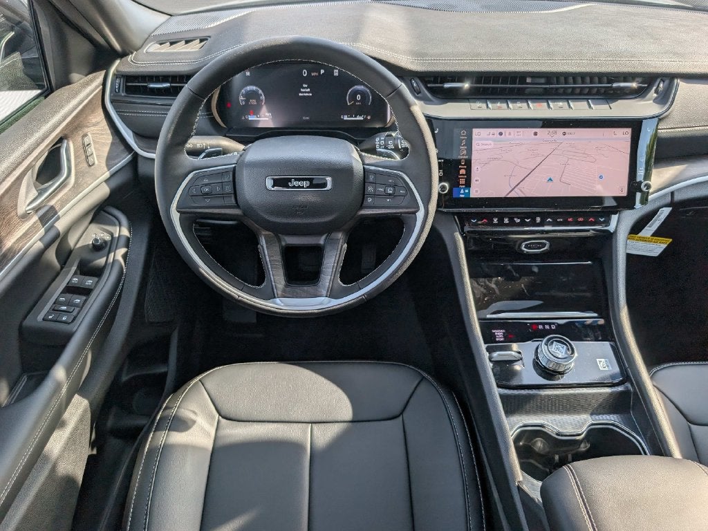2027 Jeep Grand Cherokee GRAND CHEROKEE LIMITED 4X4