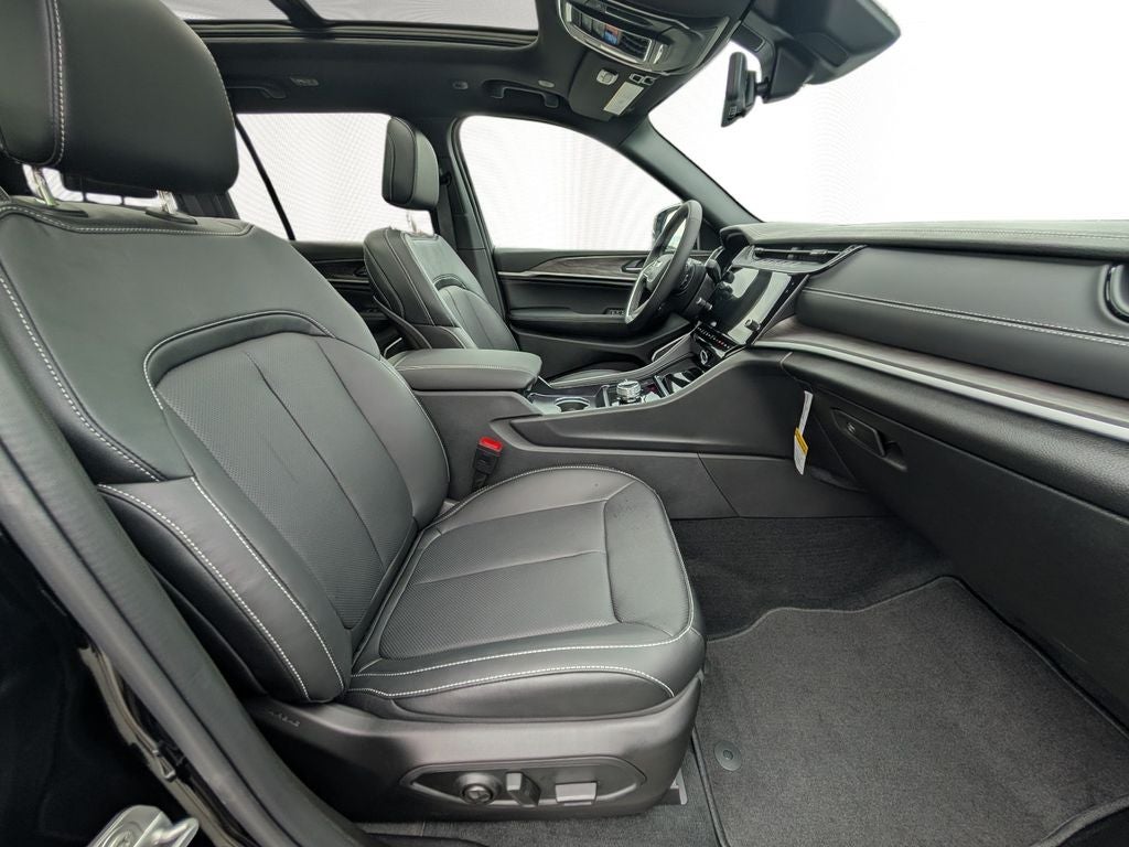 2027 Jeep Grand Cherokee Limited Reserve