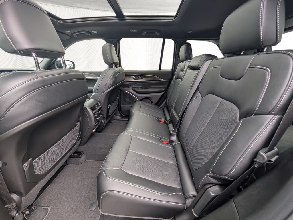 2027 Jeep Grand Cherokee Limited Reserve