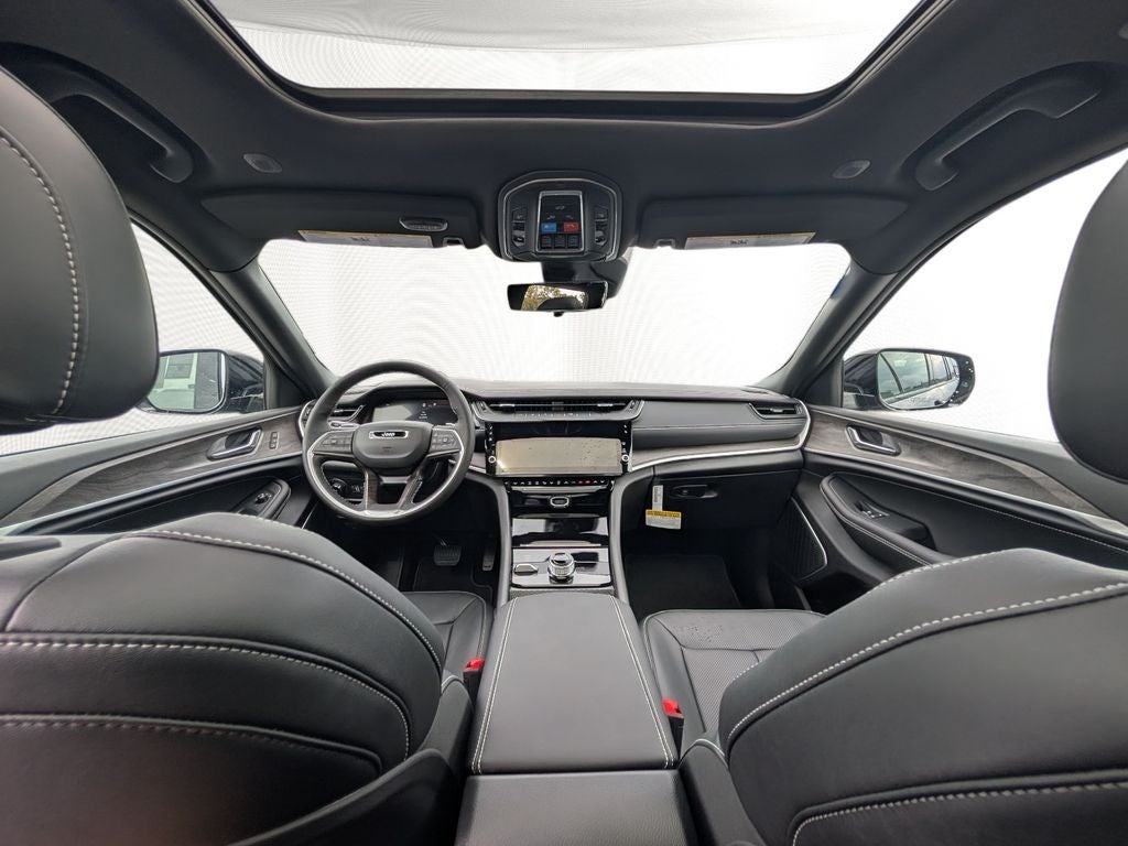 2027 Jeep Grand Cherokee Limited Reserve