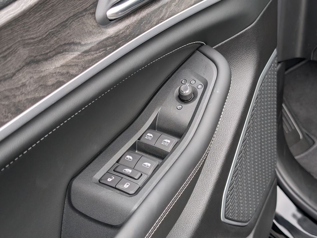 2027 Jeep Grand Cherokee Limited Reserve