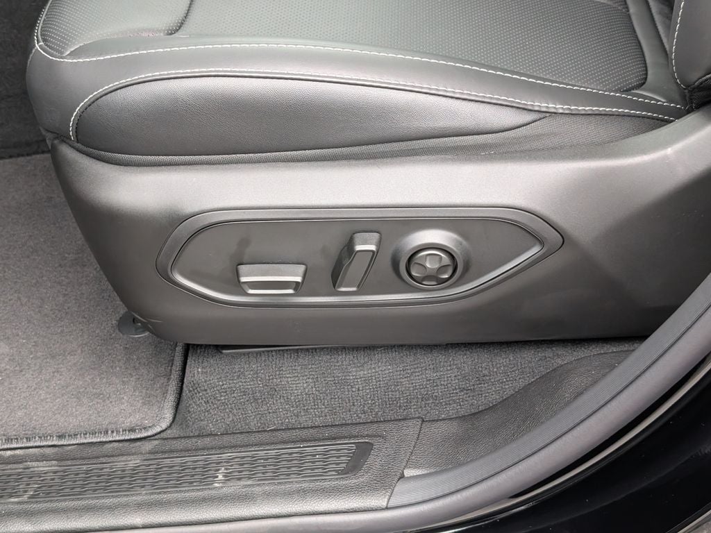 2027 Jeep Grand Cherokee Limited Reserve
