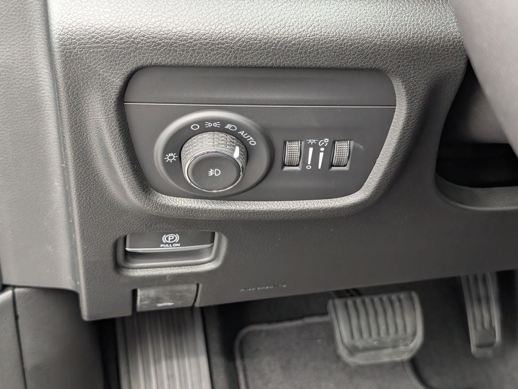 2027 Jeep Grand Cherokee Limited Reserve