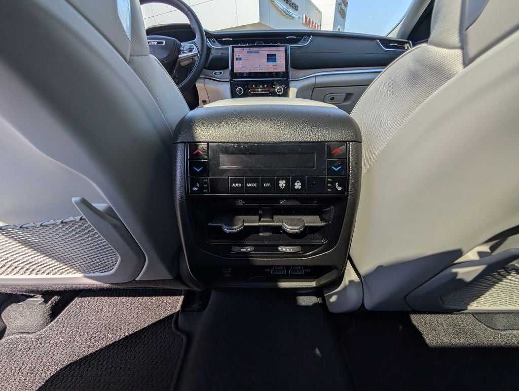 2023 Jeep Grand Cherokee Summit 4x4