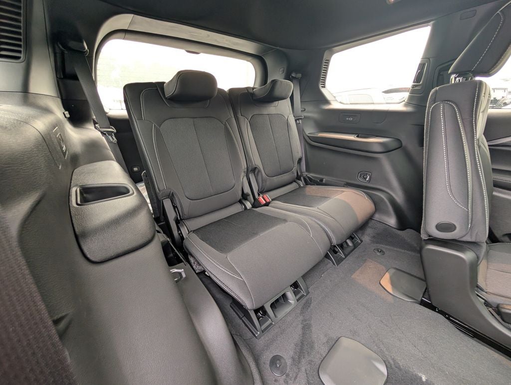 2026 Jeep Grand Cherokee GRAND CHEROKEE L LAREDO X 4X4
