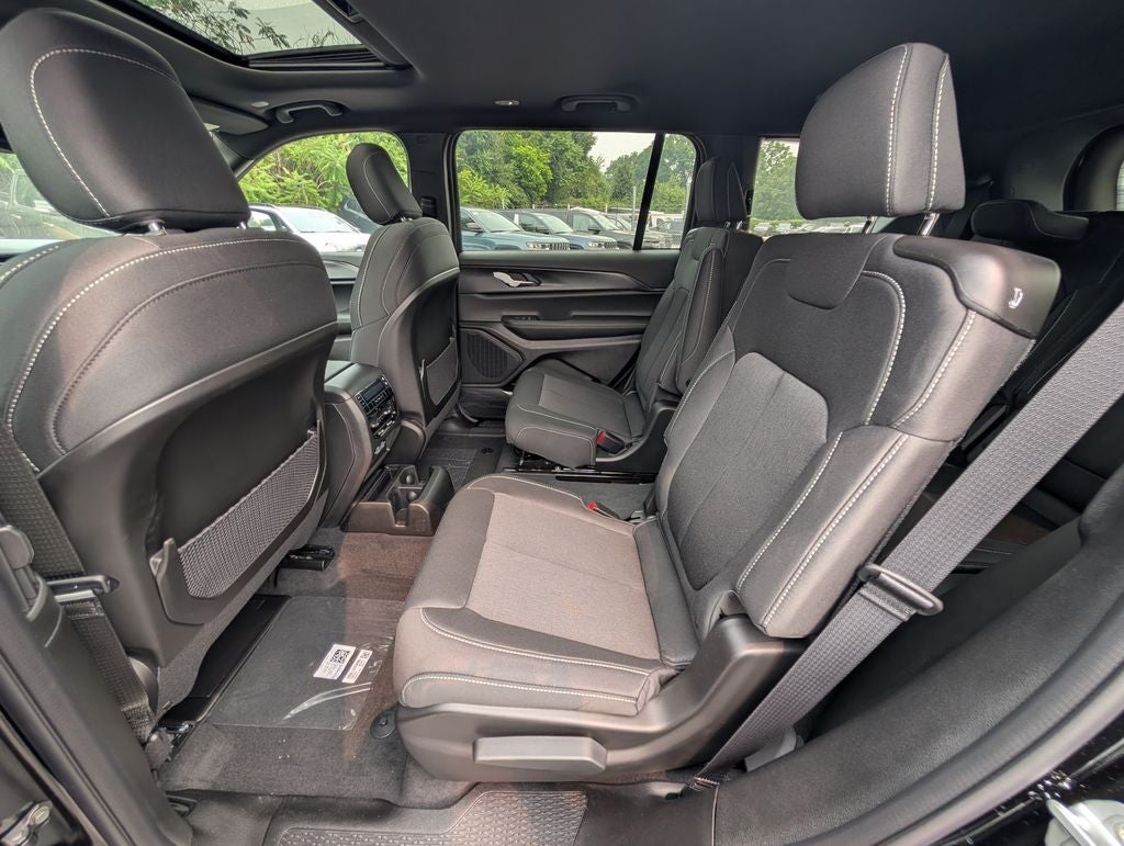 2026 Jeep Grand Cherokee GRAND CHEROKEE L LAREDO X 4X4