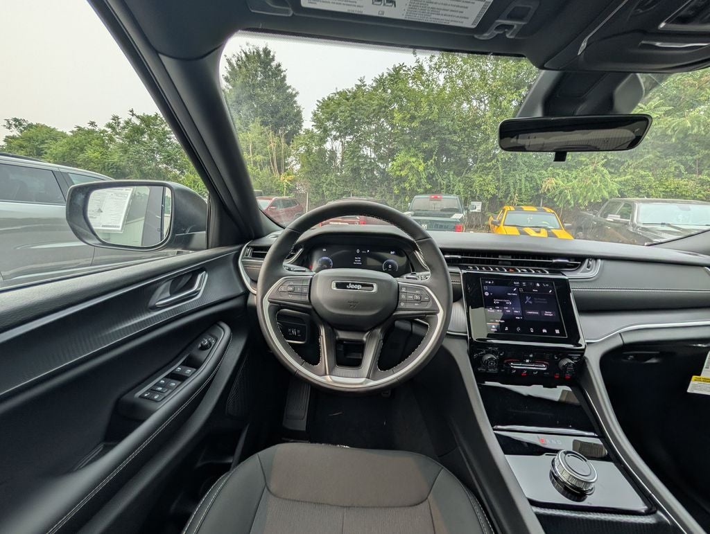 2026 Jeep Grand Cherokee GRAND CHEROKEE L LAREDO X 4X4