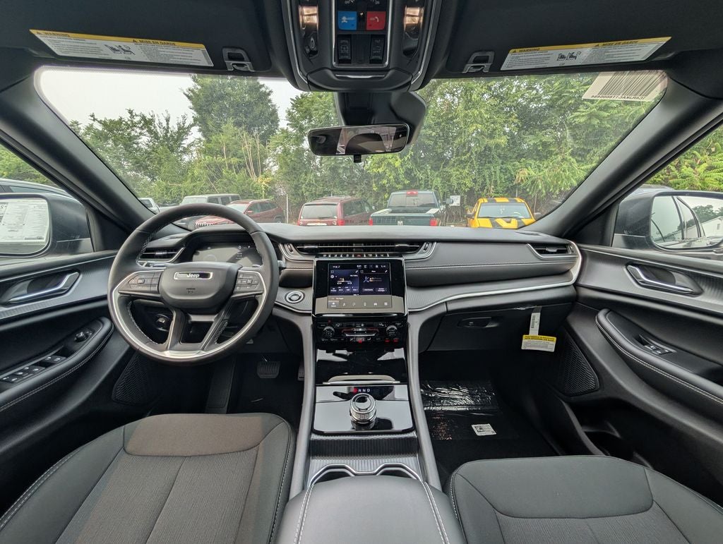 2026 Jeep Grand Cherokee GRAND CHEROKEE L LAREDO X 4X4