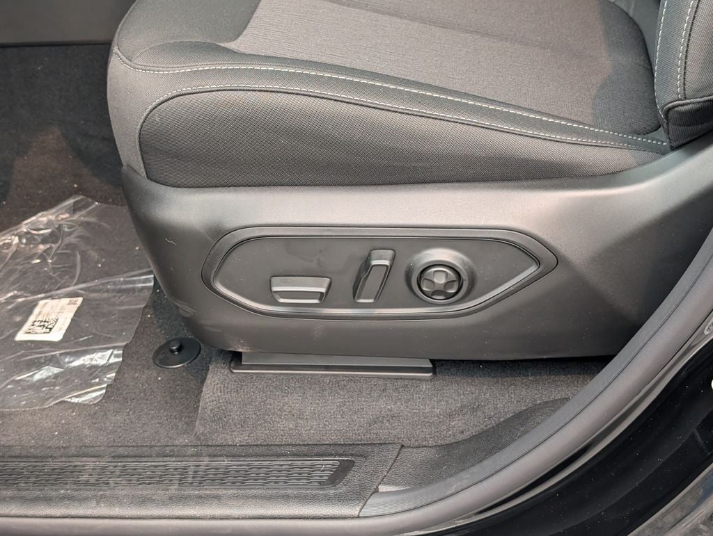 2026 Jeep Grand Cherokee GRAND CHEROKEE L LAREDO X 4X4
