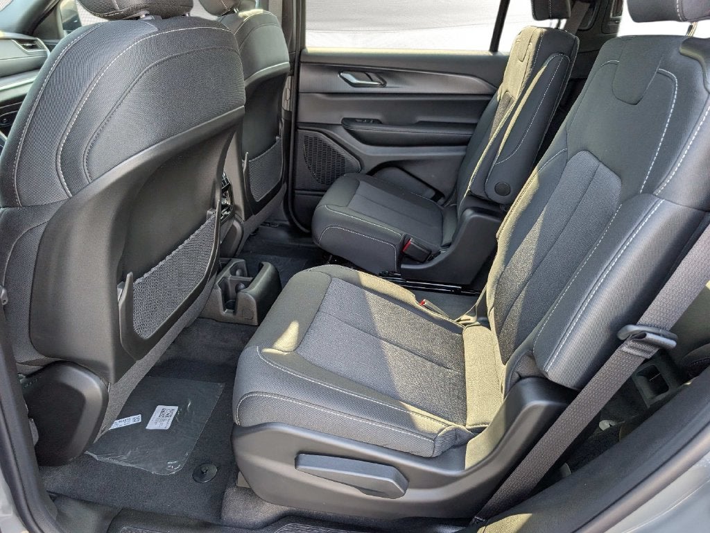 2027 Jeep Grand Cherokee GRAND CHEROKEE L LAREDO X 4X4