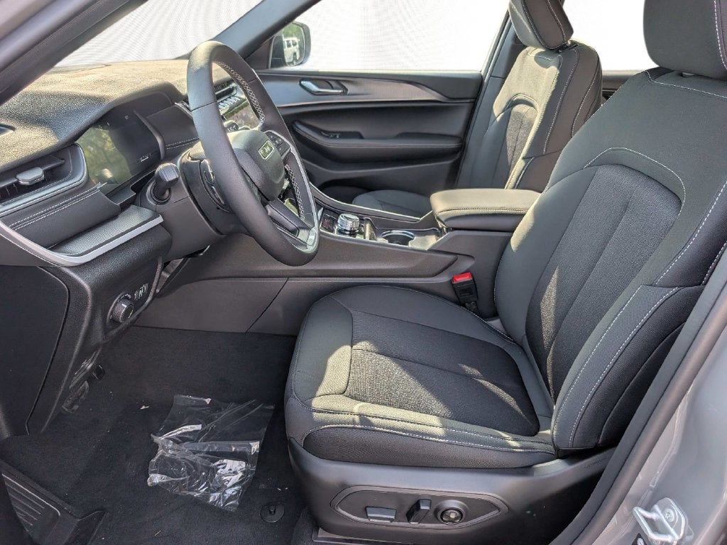 2027 Jeep Grand Cherokee GRAND CHEROKEE L LAREDO X 4X4