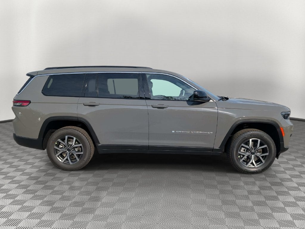 2027 Jeep Grand Cherokee GRAND CHEROKEE L LAREDO X 4X4