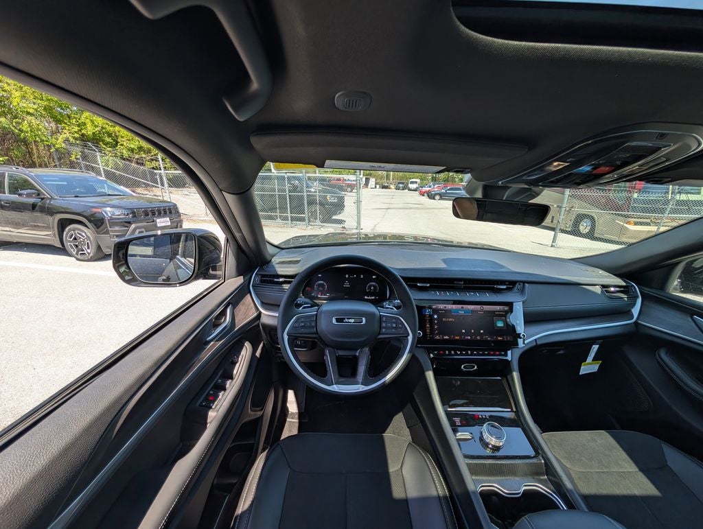 2026 Jeep Grand Cherokee GRAND CHEROKEE L LAREDO ALTITUDE 4X4