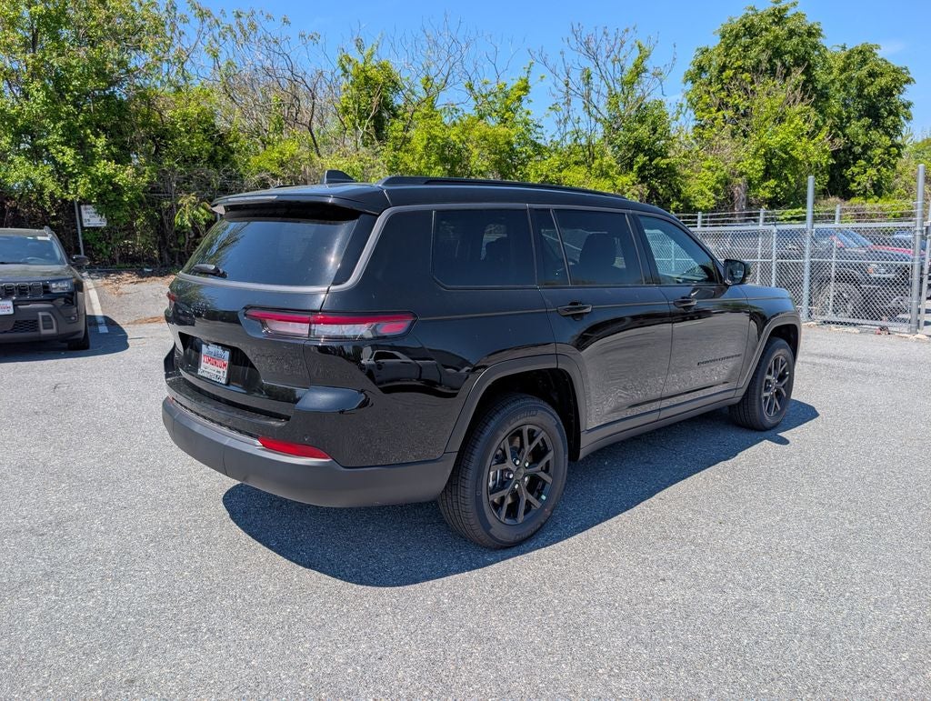 2026 Jeep Grand Cherokee GRAND CHEROKEE L LAREDO ALTITUDE 4X4