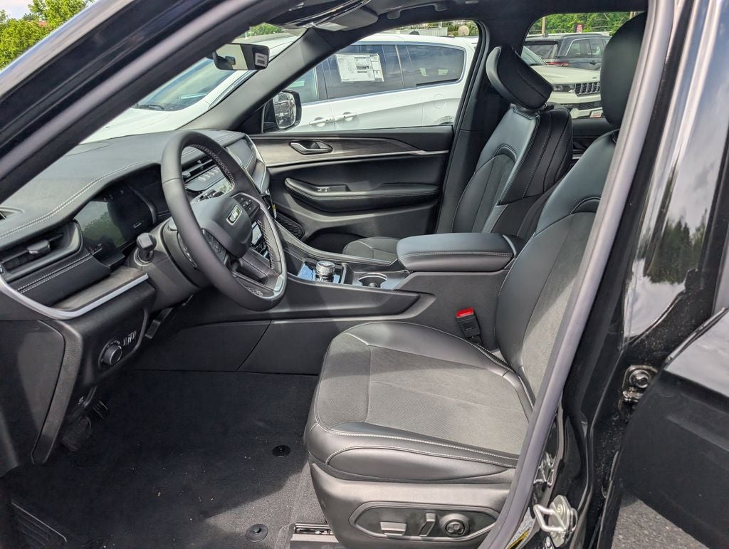 2026 Jeep Grand Cherokee GRAND CHEROKEE L LAREDO ALTITUDE 4X4