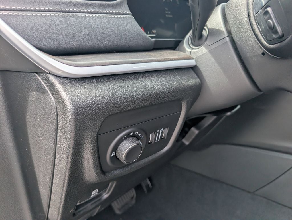 2026 Jeep Grand Cherokee GRAND CHEROKEE L LAREDO ALTITUDE 4X4