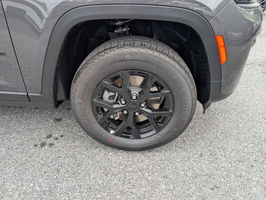 2026 Jeep Grand Cherokee GRAND CHEROKEE L LAREDO ALTITUDE 4X4