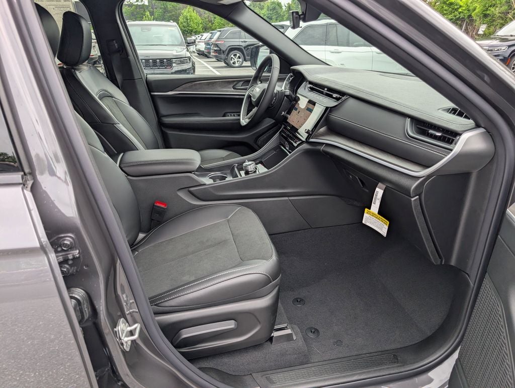2026 Jeep Grand Cherokee GRAND CHEROKEE L LAREDO ALTITUDE 4X4