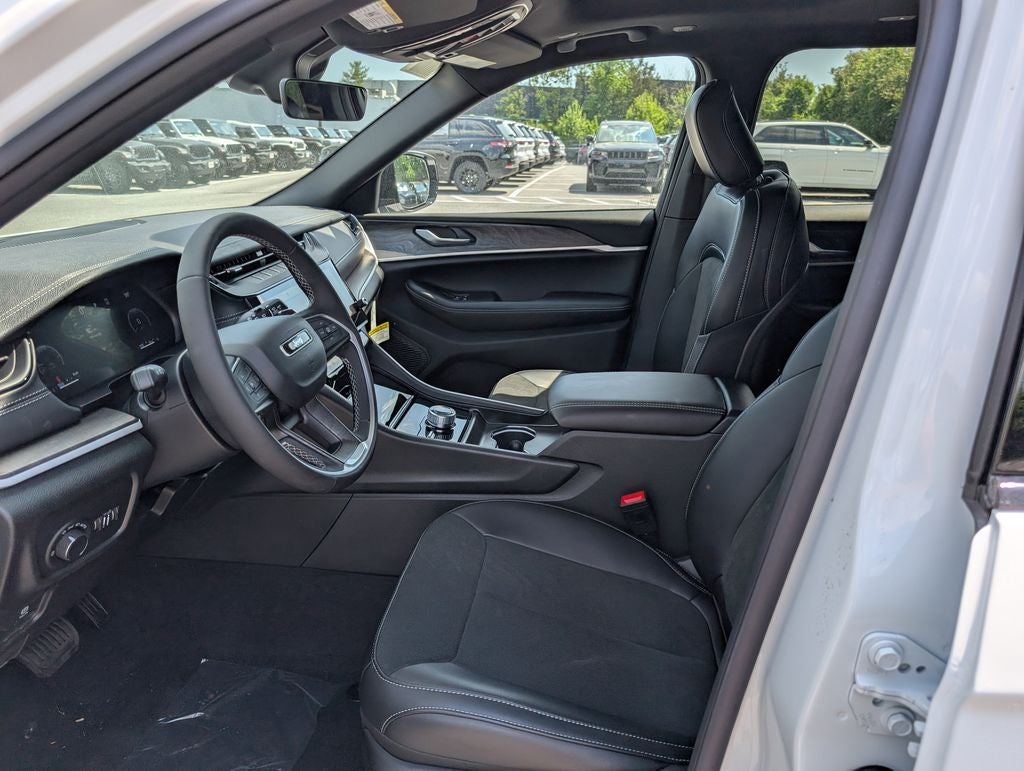 2026 Jeep Grand Cherokee GRAND CHEROKEE L LAREDO ALTITUDE 4X4