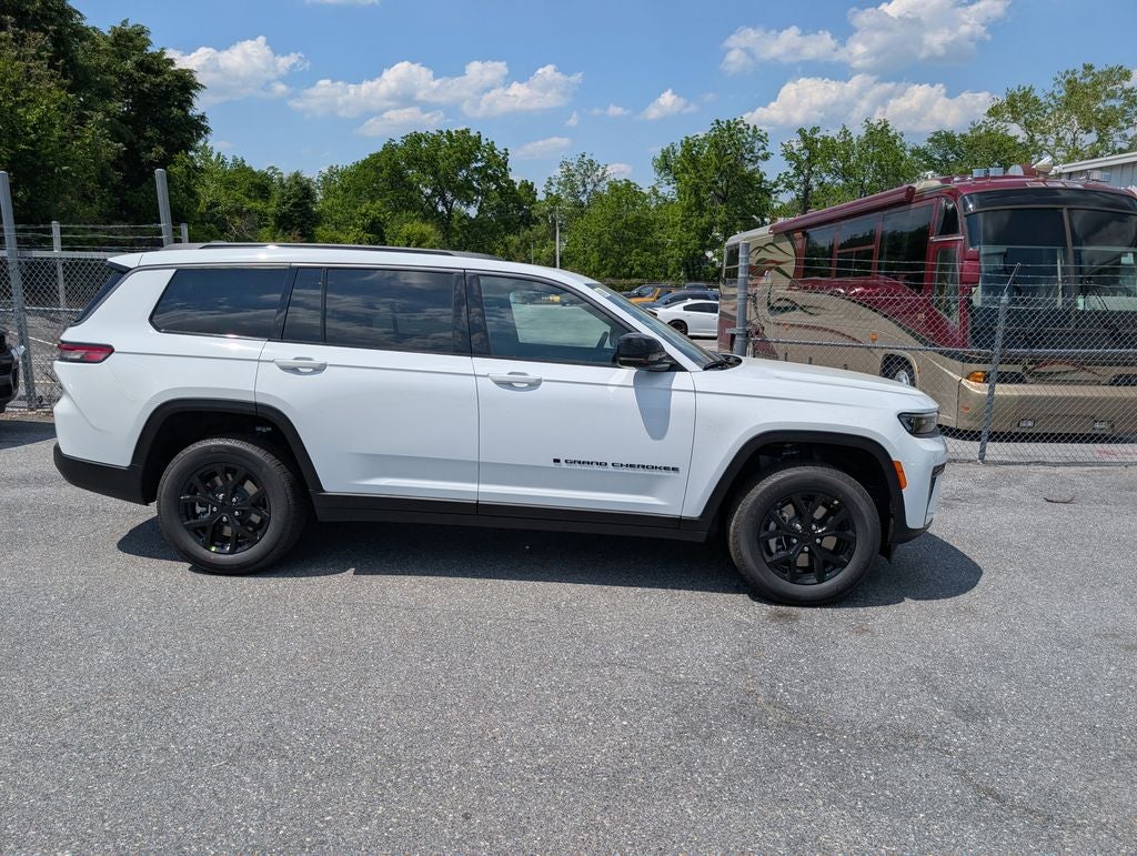 2026 Jeep Grand Cherokee GRAND CHEROKEE L LAREDO ALTITUDE 4X4