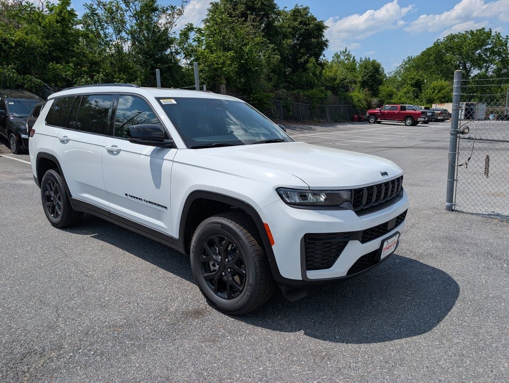 2026 Jeep Grand Cherokee GRAND CHEROKEE L LAREDO ALTITUDE 4X4