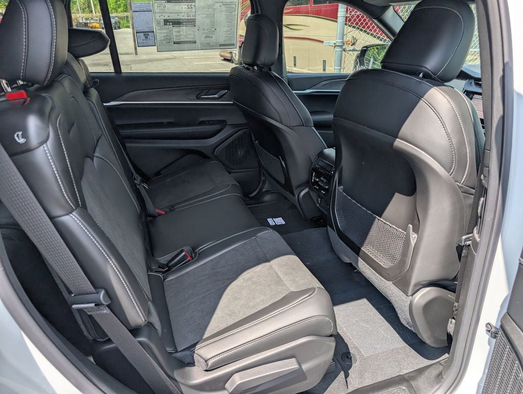 2026 Jeep Grand Cherokee GRAND CHEROKEE L LAREDO ALTITUDE 4X4