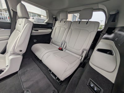 2022 Jeep Grand Cherokee L Overland 4x4