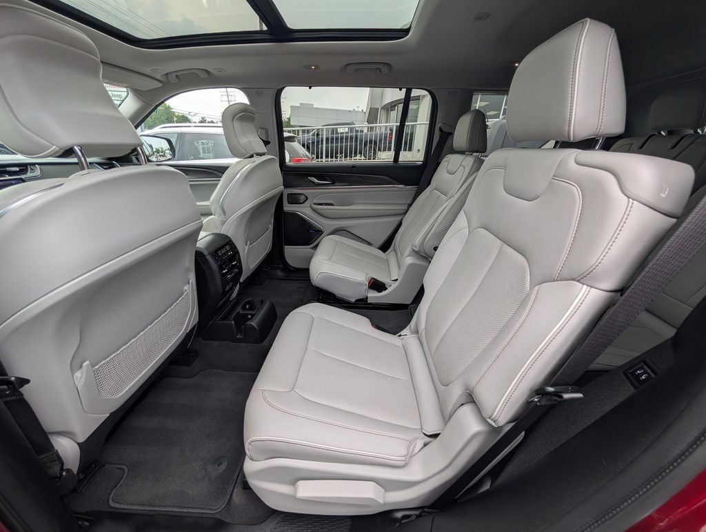 2022 Jeep Grand Cherokee L Overland 4x4