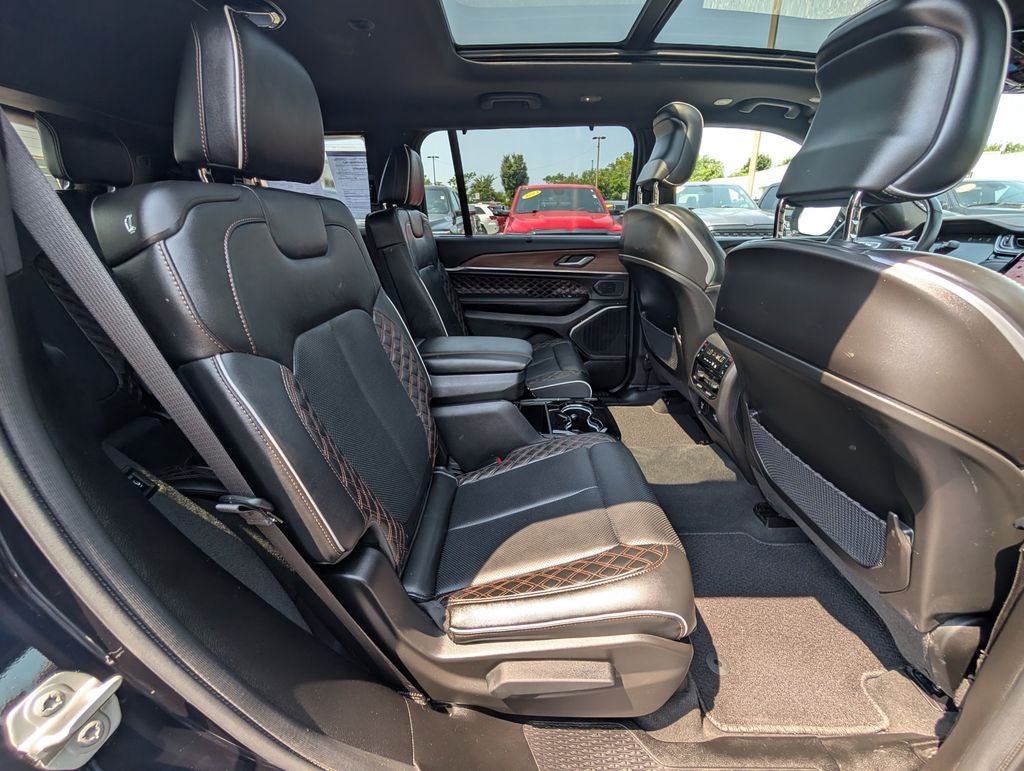 2023 Jeep Grand Cherokee L Summit 4x4