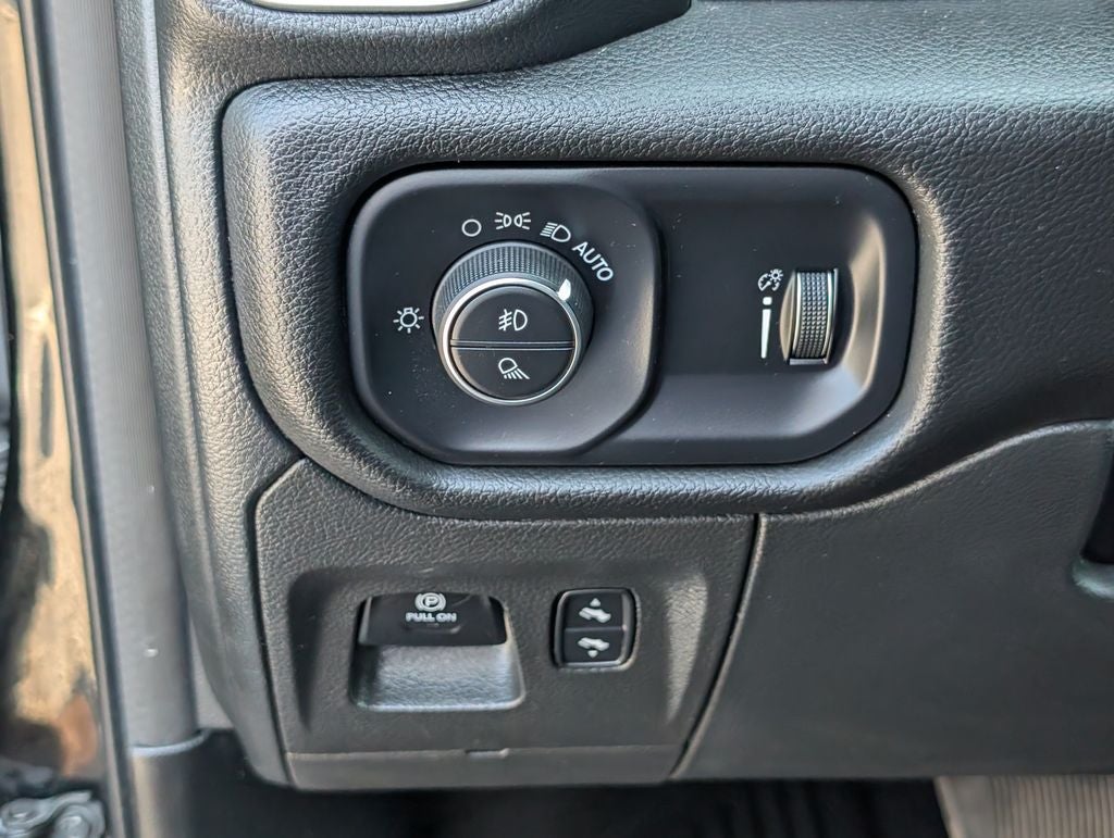 2023 RAM 1500 Big Horn Quad Cab 4x4 6'4' Box