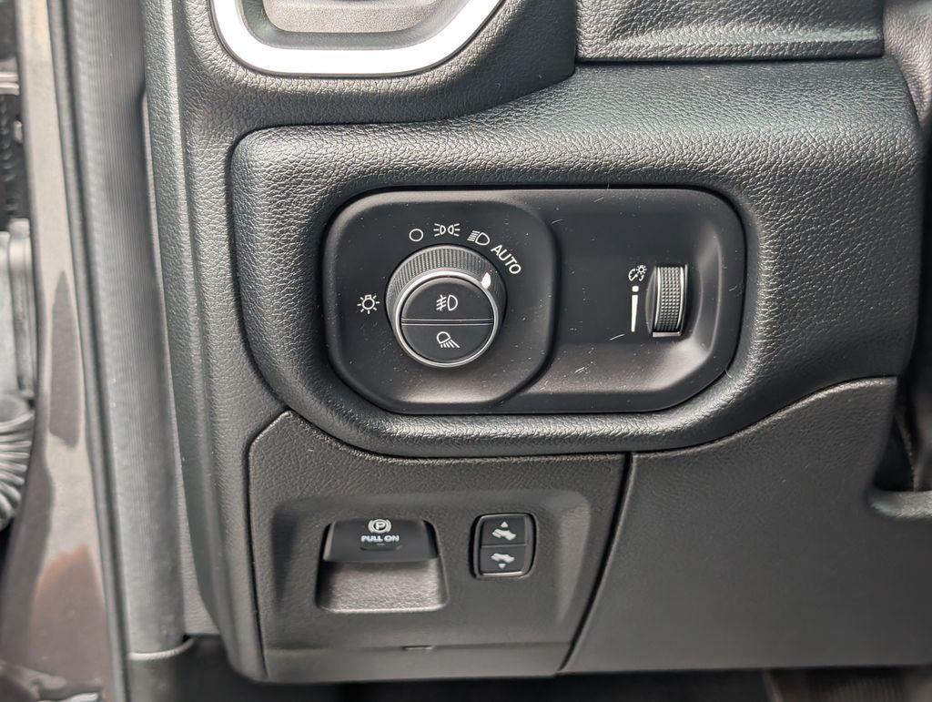 2022 RAM 1500 Big Horn Quad Cab 4x4 6'4' Box