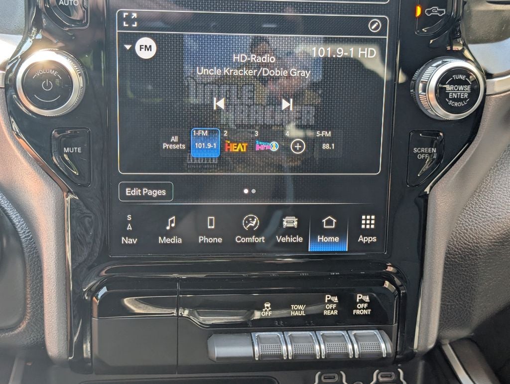 2023 RAM 1500 Big Horn Crew Cab 4x4 5'7' Box