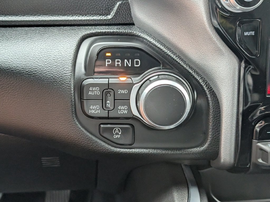 2025 RAM 1500 Big Horn Crew Cab 4x4 5'7' Box
