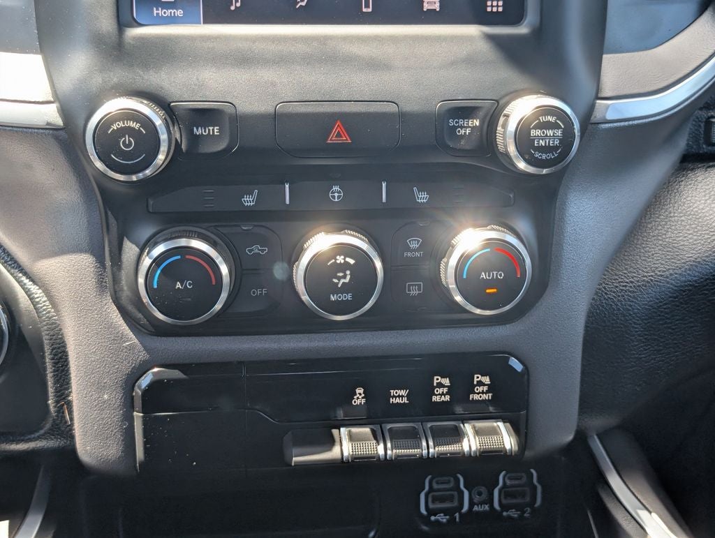 2022 RAM 1500 Big Horn Crew Cab 4x4 6'4' Box