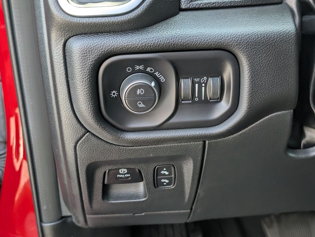2025 RAM 1500 Big Horn Crew Cab 4x4 5'7' Box