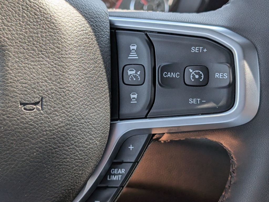 2025 RAM 1500 Big Horn Crew Cab 4x4 5'7' Box