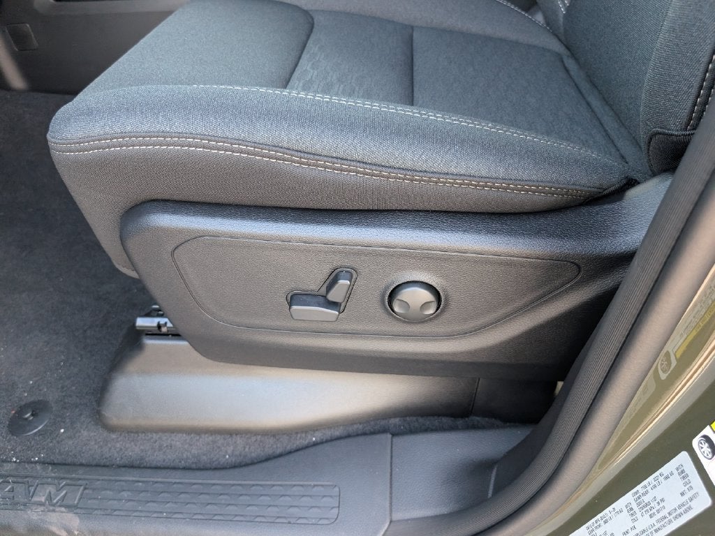 2027 RAM Ram 1500 RAM 1500 BIG HORN CREW CAB 4X4 5'7' BOX