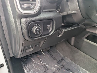2022 RAM 1500 Big Horn Crew Cab 4x4 5'7' Box