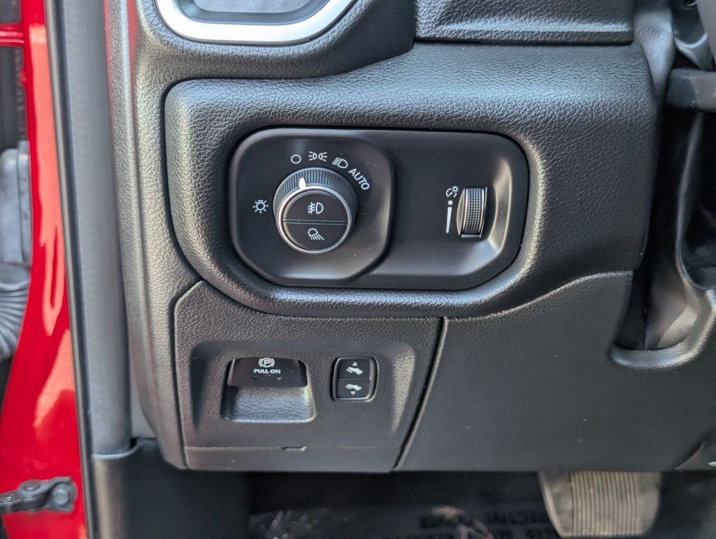 2023 RAM 1500 Big Horn Crew Cab 4x4 5'7' Box