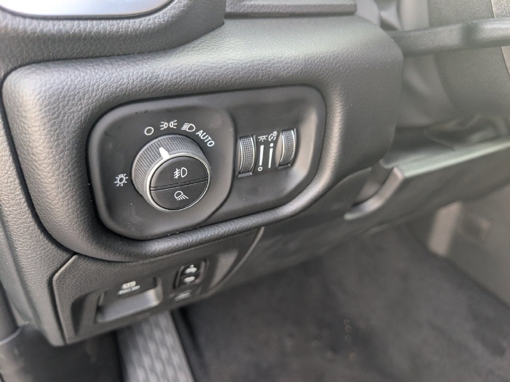 2027 RAM Ram 1500 RAM 1500 BIG HORN CREW CAB 4X4 5'7' BOX
