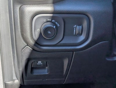 2026 RAM Ram 1500 RAM 1500 TRADESMAN CREW CAB 4X4 5'7' BOX