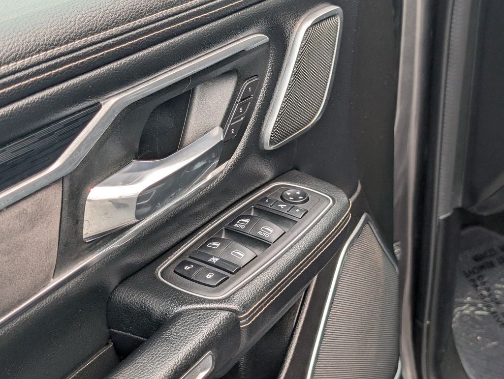 2023 RAM 1500 Laramie Crew Cab 4x4 5'7' Box