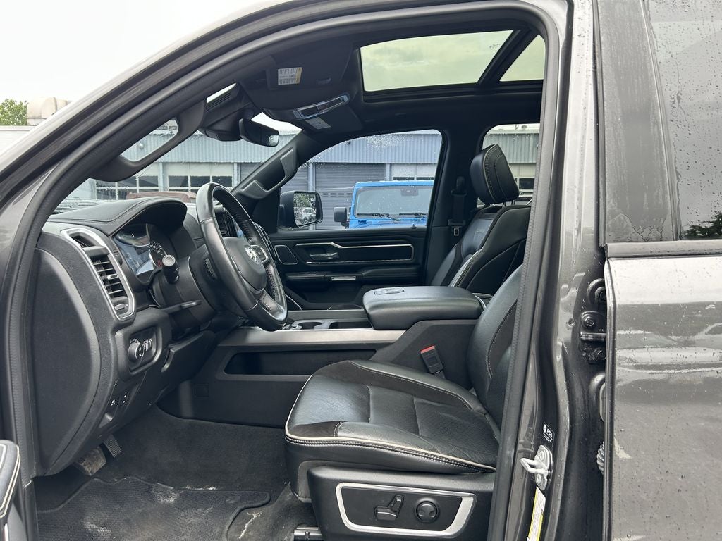 2023 RAM 1500 Laramie Crew Cab 4x4 5'7' Box